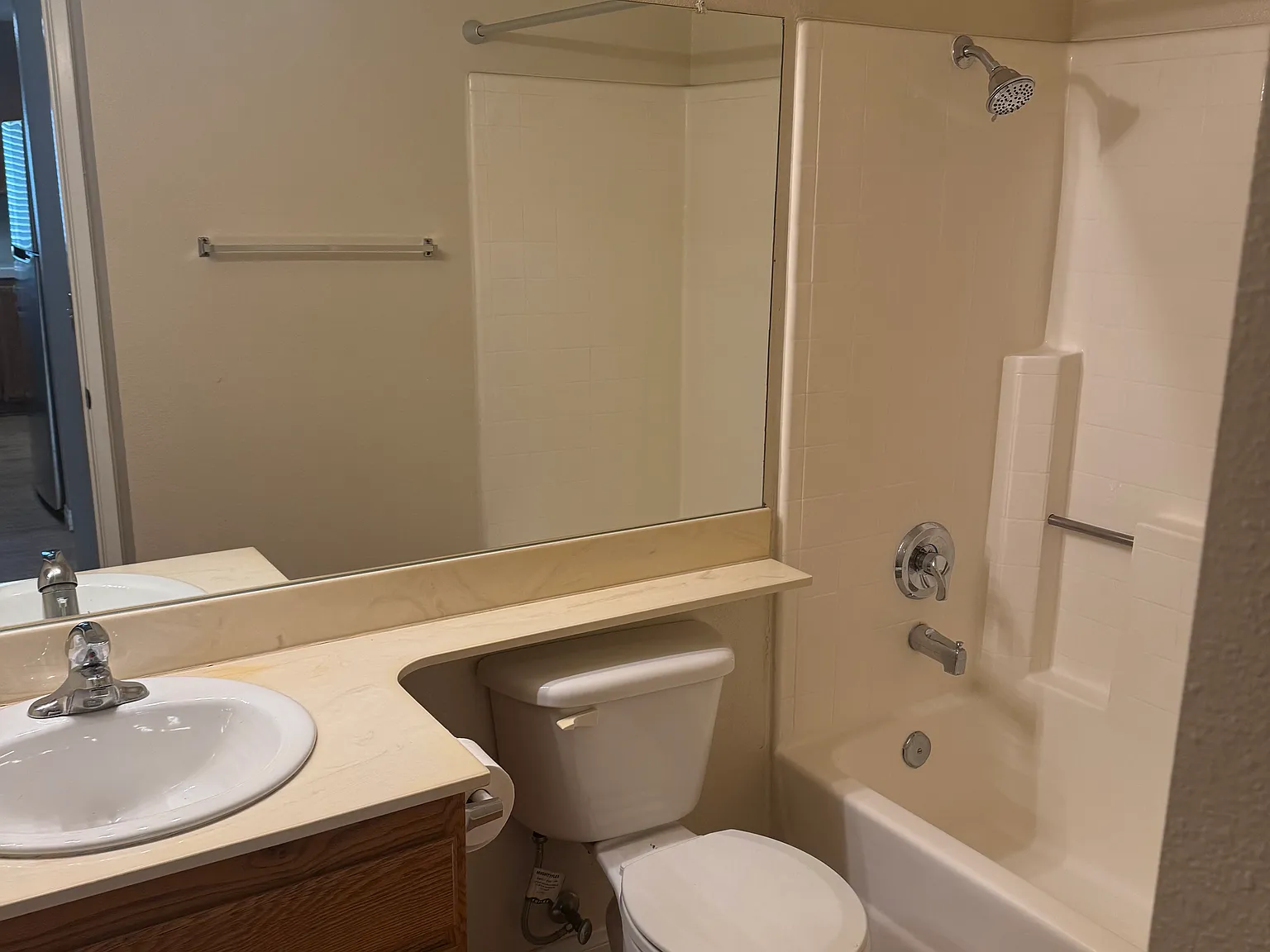 4 bed, 1557 sqft, $4,250 — Photo 4
