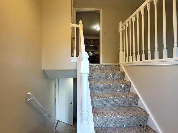 4th image of 3192 Kingswood Dr