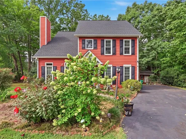 8984 Stamford Club Ct, Rural Hall, NC 27045
