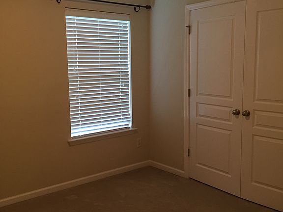 3rd image of 411 Stratford Park Blvd