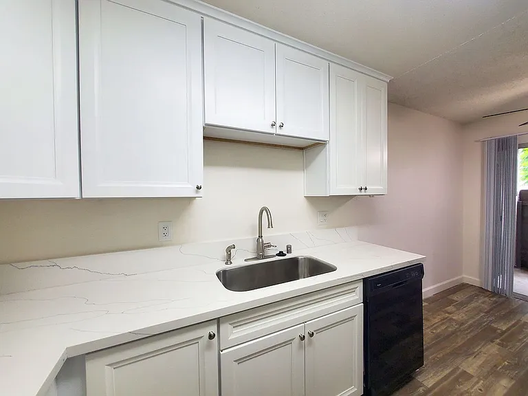 The Pines Apartments — Photo 29