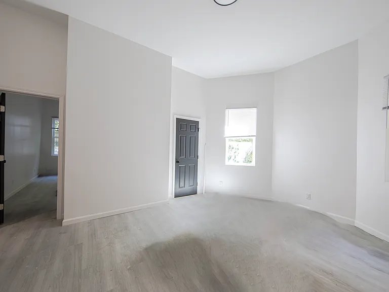 2620 May St #2 — Photo 9