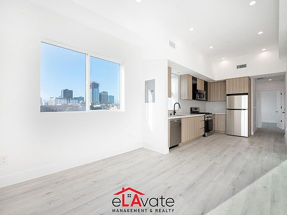 4th image of 924 S Catalina St #304