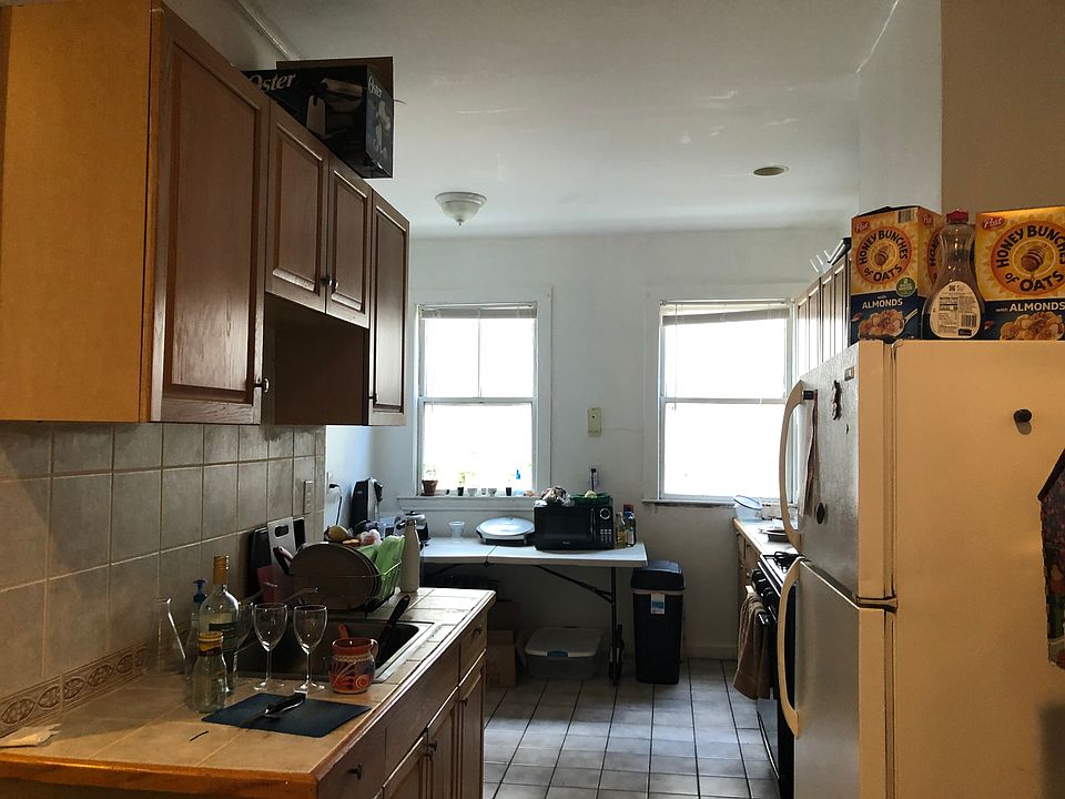 1st image of 41 Cunard St #3