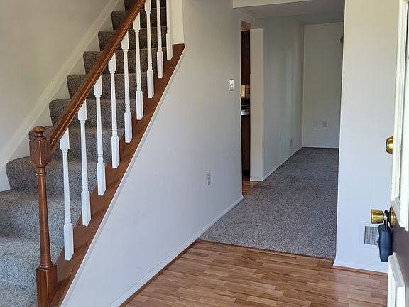 3rd image of 1909 Bastille Ct