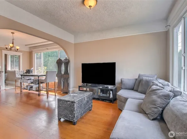 916 23rd Avenue S, Seattle, WA 98144