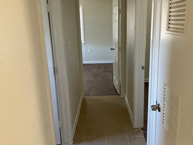 5504 Manor Rd — Photo 45
