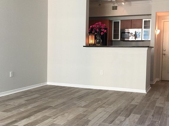 4th image of 625 Casa Loma Blvd Unit 1003
