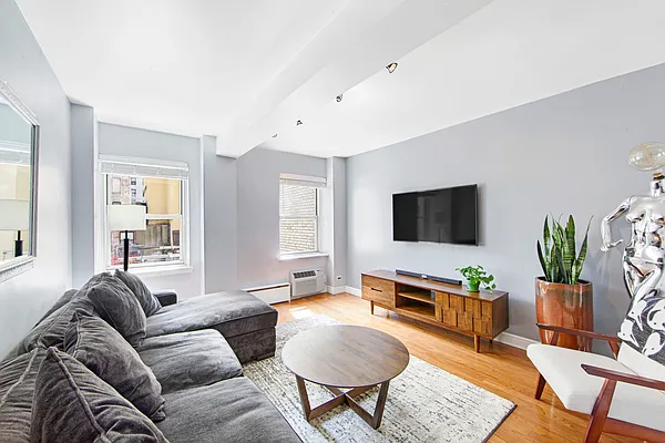 Sold by Tabak Real Estate | media 8