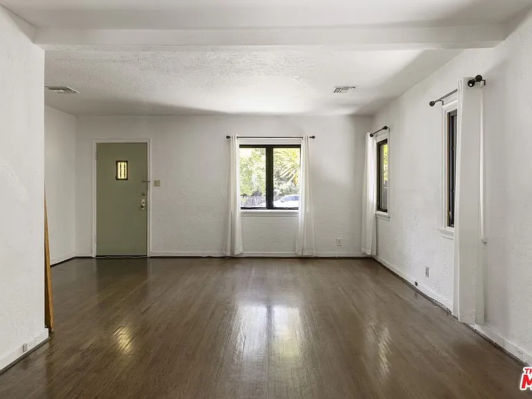 11269 La Maida St — Photo 11