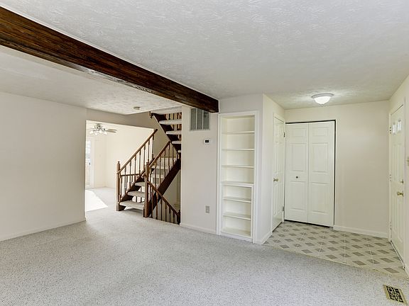 5th image of 17 Crosswood Ct