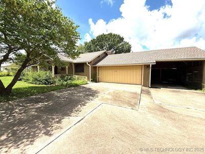 1001 S B St, Henryetta, OK, 74437