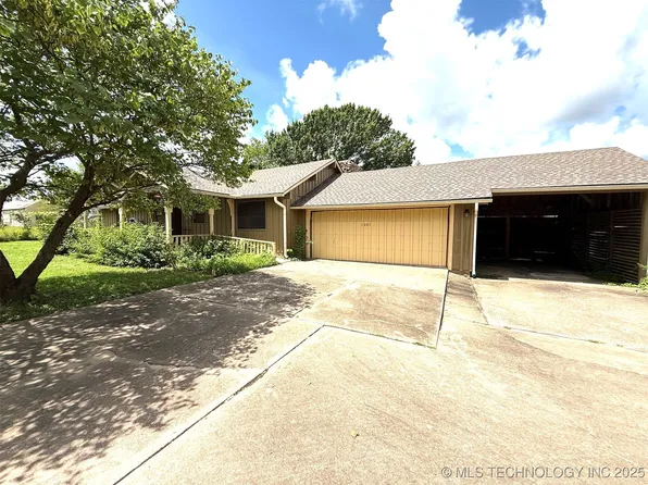 1001 S B St, Henryetta, OK 74437