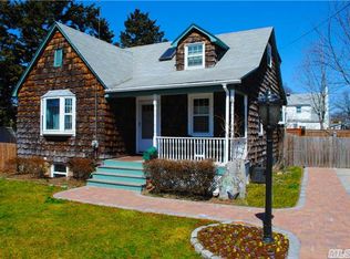 401 Chambers Ave, East Meadow, NY 11554