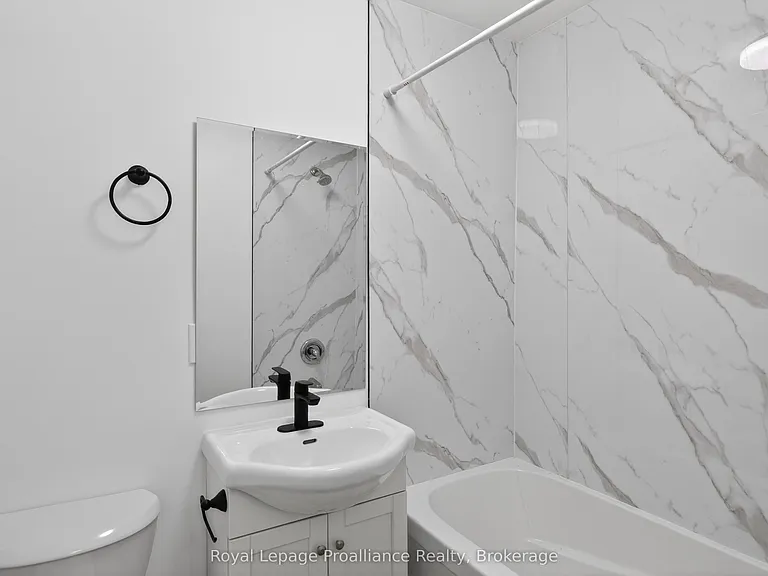 171 Hazlitt St #2 — Photo 12