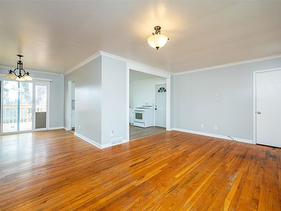 5th image of 7802 SW 10th Pl