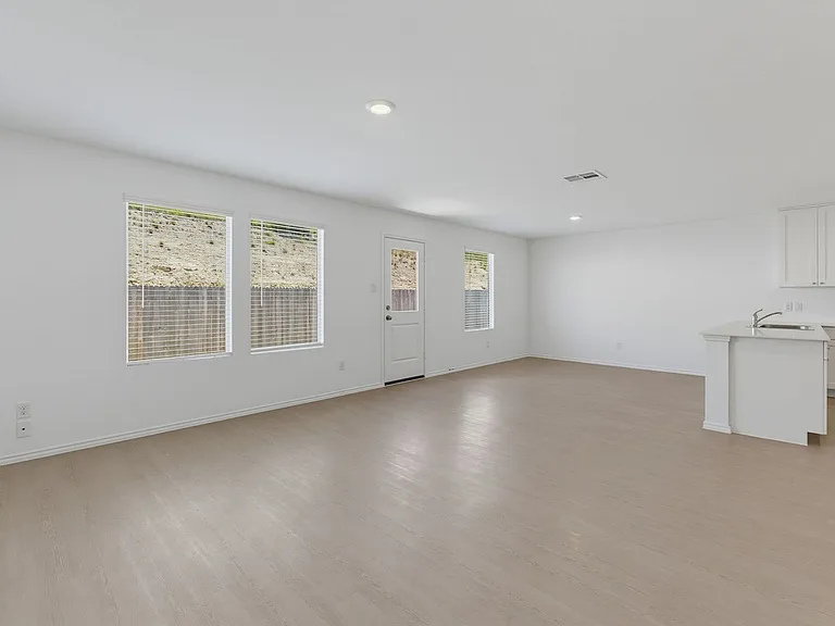 216 Ayla Marie Cv — Photo 7