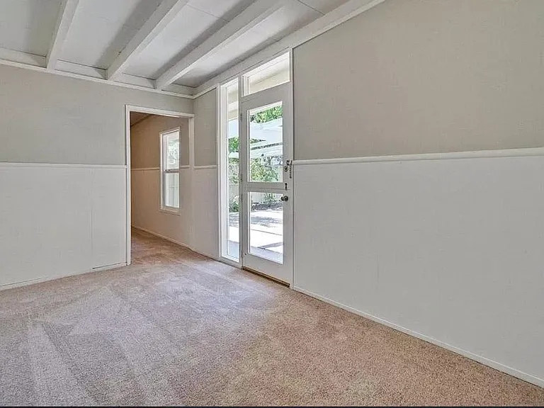 1011 Moreno Ave — Photo 7