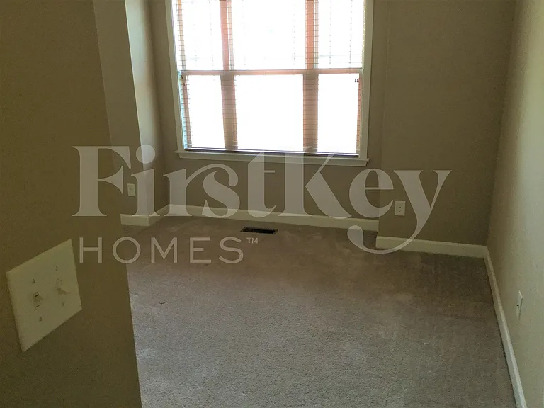 293 Majestic Oak Dr — Photo 11