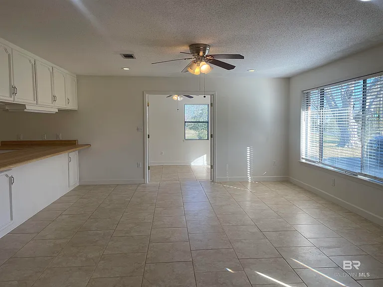 1303 N Cedar St — Photo 3