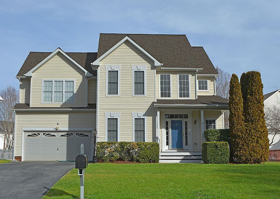 1st image of 619 Green Garden Cir