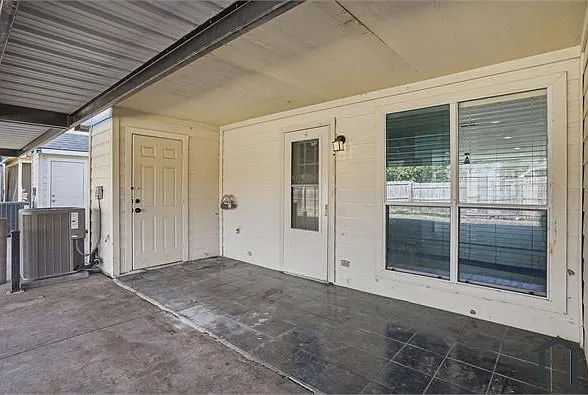 5812 Giddyup Ln — Photo 22