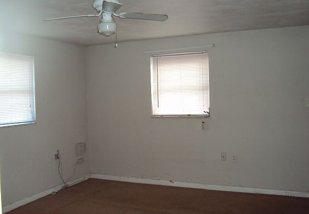 2nd image of 1426 Weyford Ln
