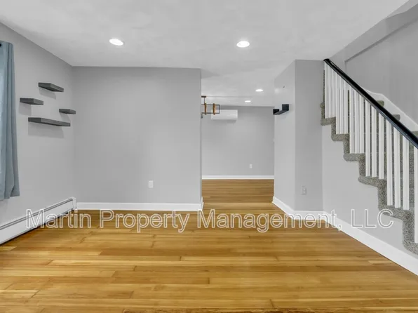 102 Orange St, Reading, MA 01867
