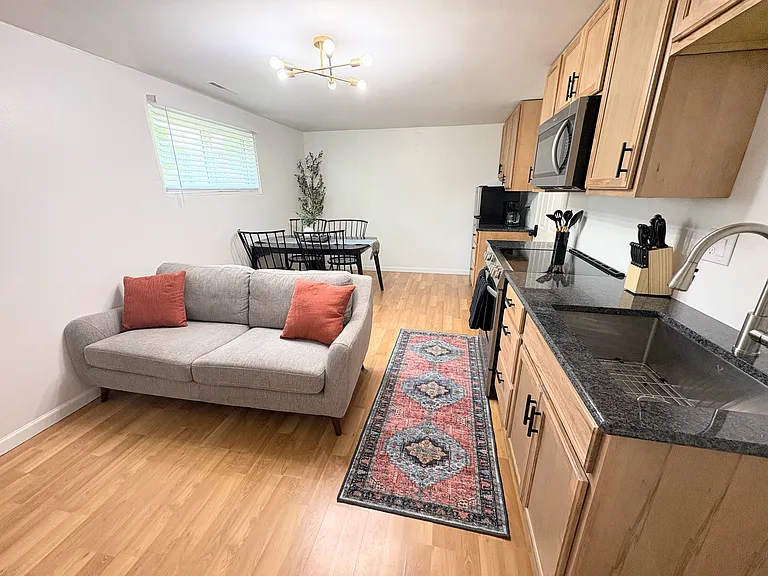 2421 N Sage St #B — Photo 9