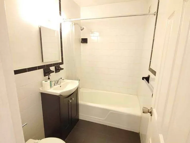 315 Ocean Pkwy #6E — Photo 4