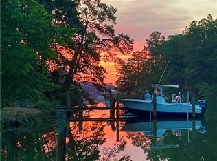 310 Locksley Ln, Reedville, VA 22539