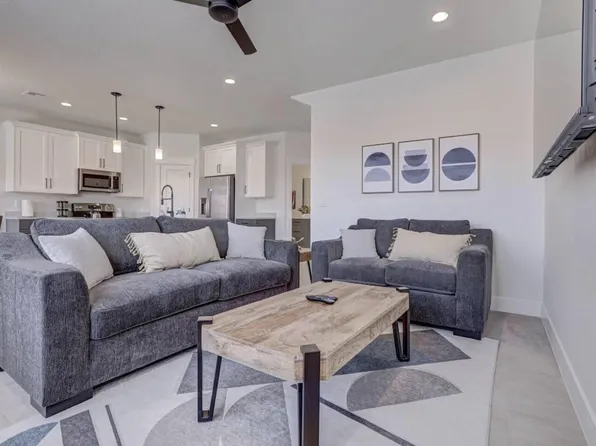 1311 E Vista Roja Pl, Washington, UT 84780