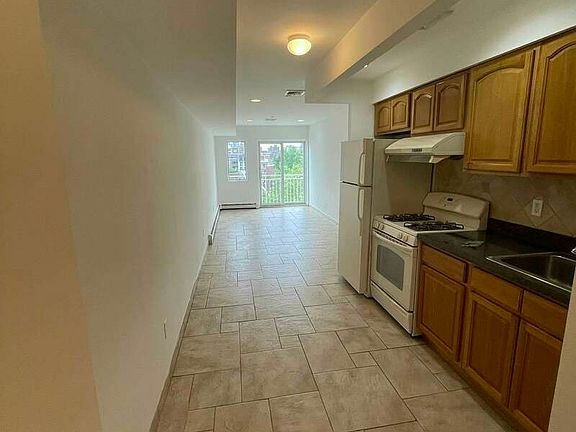 5th image of 23-10 30th Ave #B5