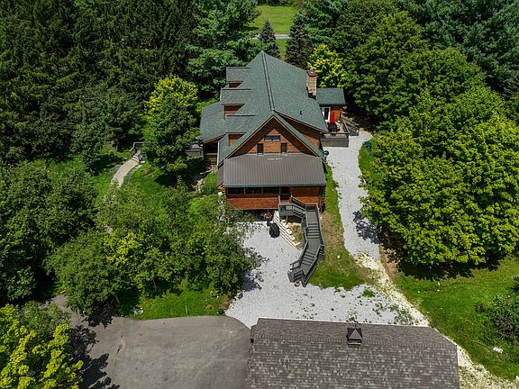 Rustic, private and in the woods!