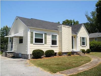 3rd image of 7 Piedmont Cir
