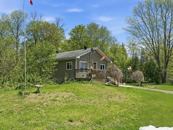 2170 Buckslide Rd, Algonquin Highlands, ON K0M 1J1
