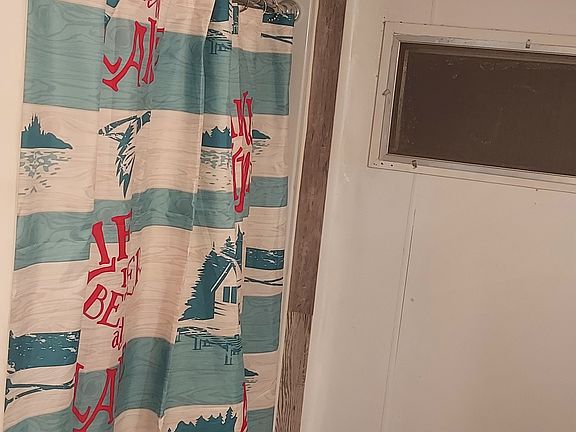 3rd image of 2913 SE 31st Ave Unit 3