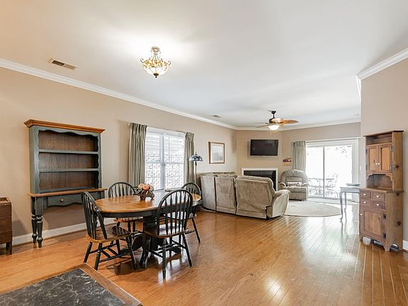 4th image of 209 Palm Hill Ct
