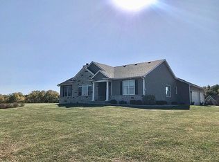 11814 81st St W, Taylor Ridge, IL 61284