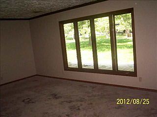 5th image of 917 E County Road 1200 N