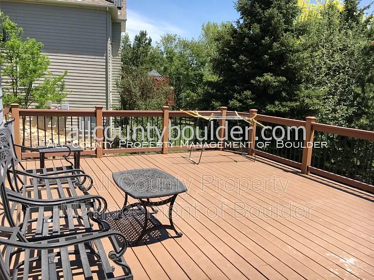1452 Zinnia Cir — Photo 4