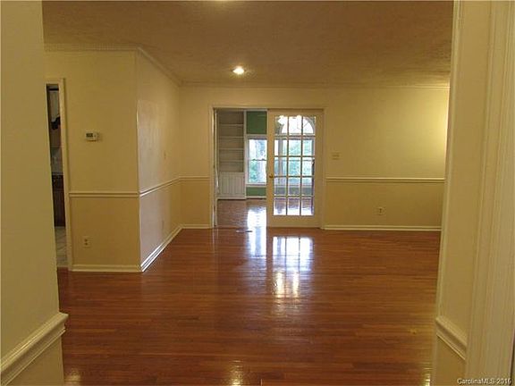 3rd image of 1279 Homestead Dr