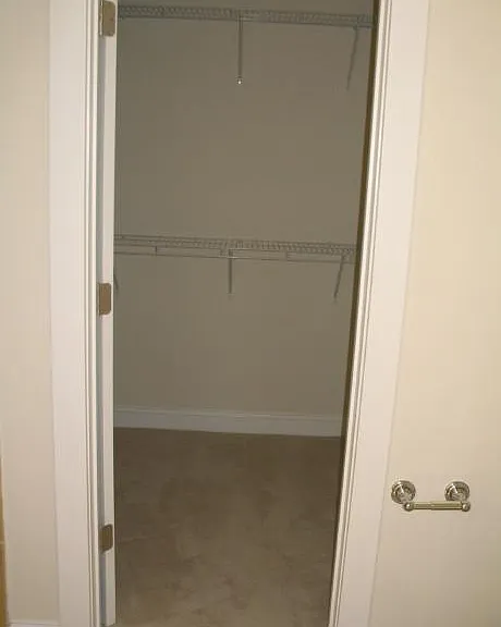 527 Dubois Ct — Photo 8