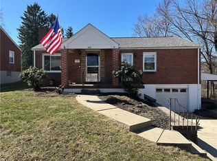 209 Crescent Dr, Lower Burrell, PA