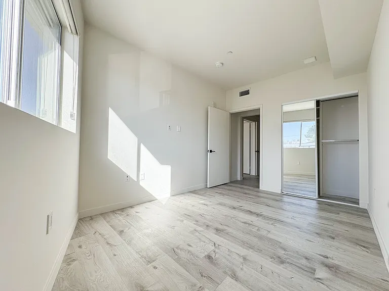 Legacy Tamarind Apartments — Photo 27