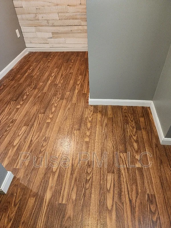 3 bed, 2.5 bath, 1800 sqft, $2,200 — Photo 2