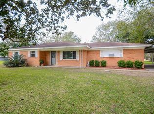 428 Clifford St, El Campo, TX 77437