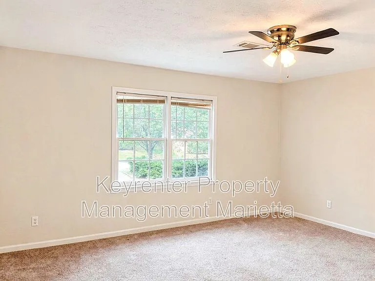 3013 Spruce Cir — Photo 8