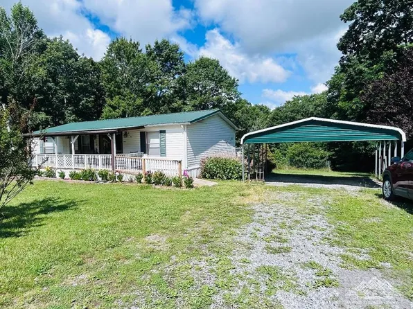219 Fernridge Ct, Rock, WV 24747
