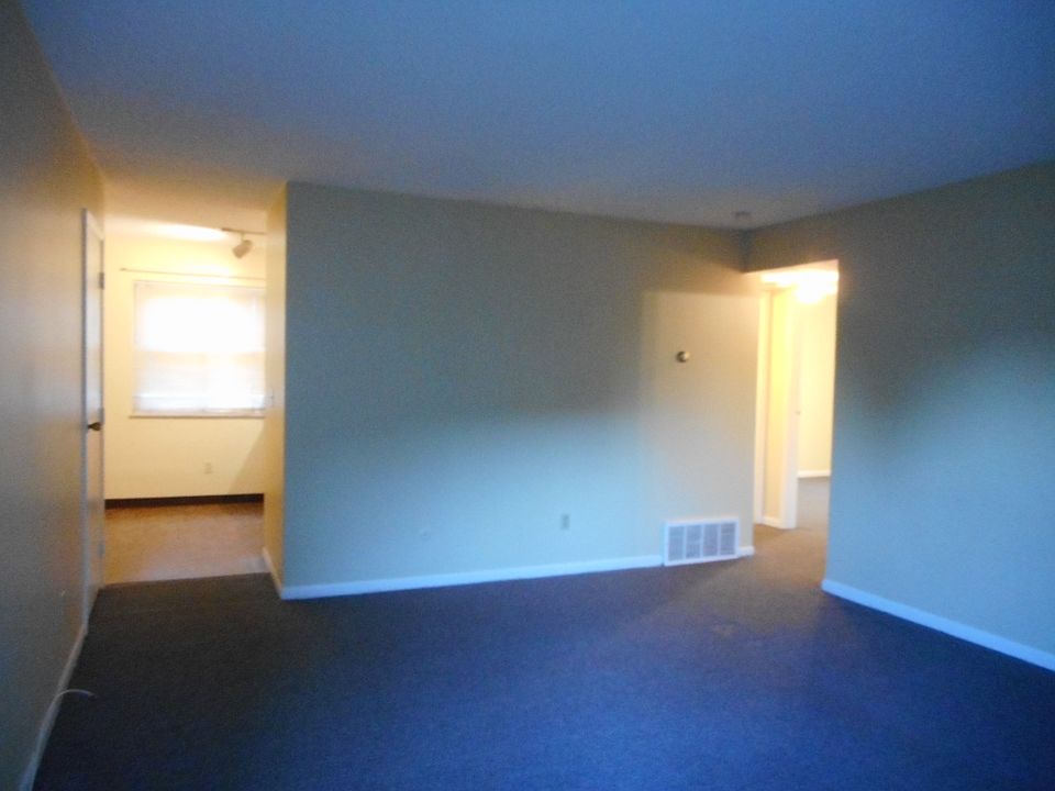 1st image of 396 E 13th Ave APT 1